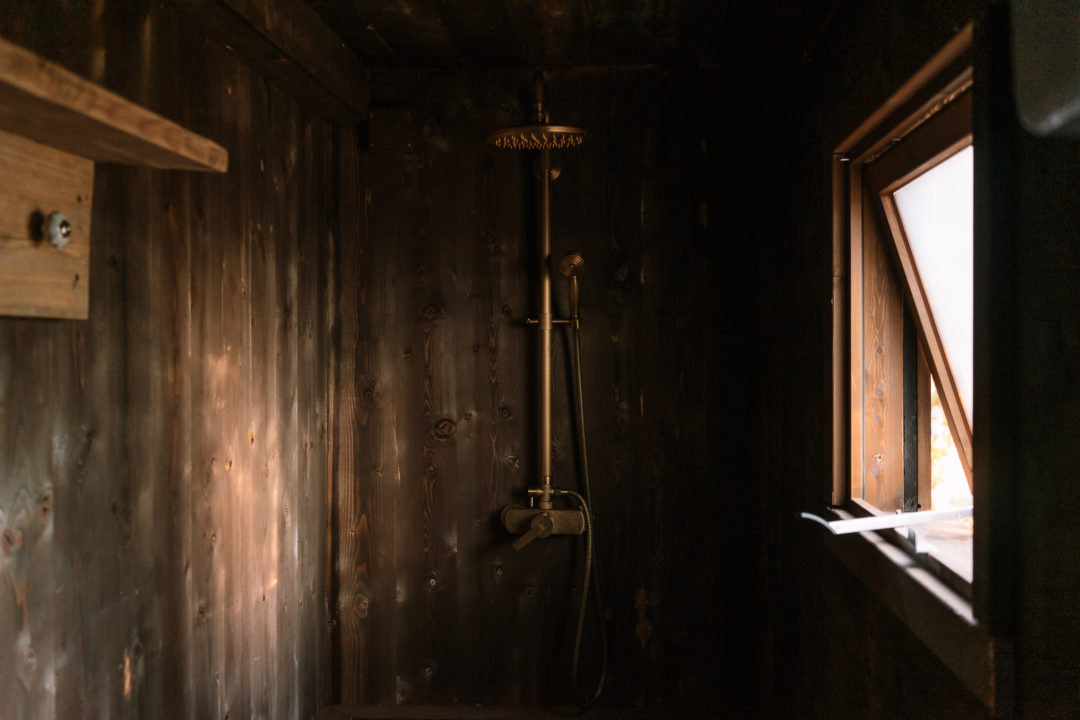 wooden bathroom at nutchel cabin