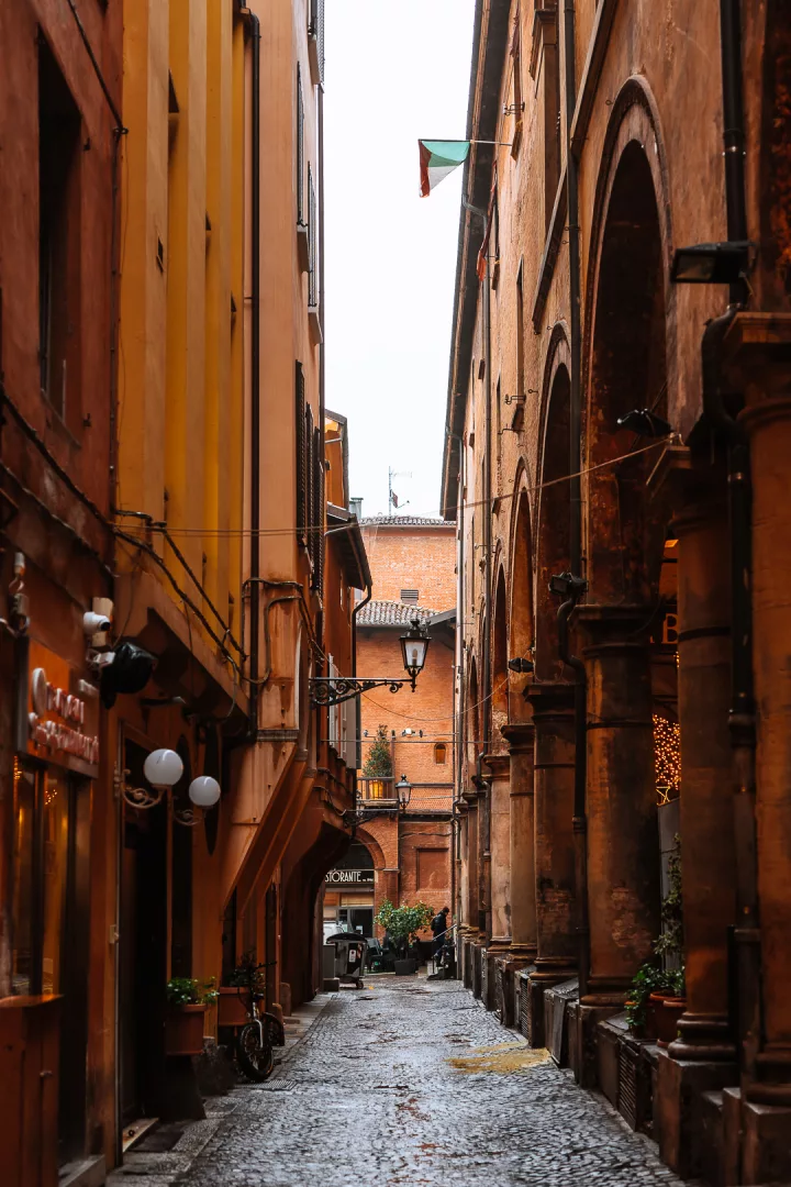 hidden alley in bologna