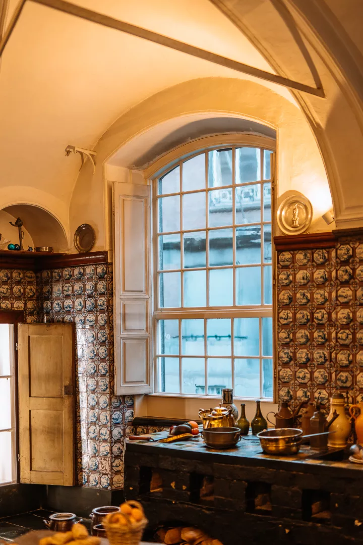kitchen at musée hôtel de groesbeeck croix namur