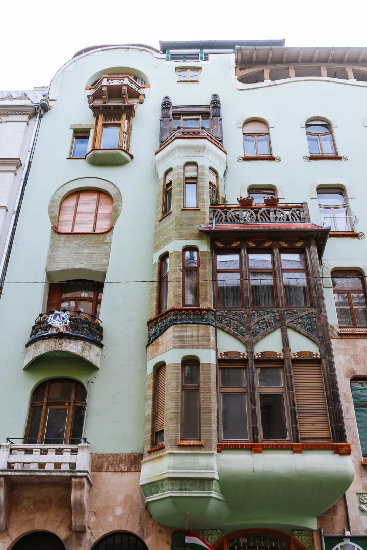 folk art nouveau building in budapest