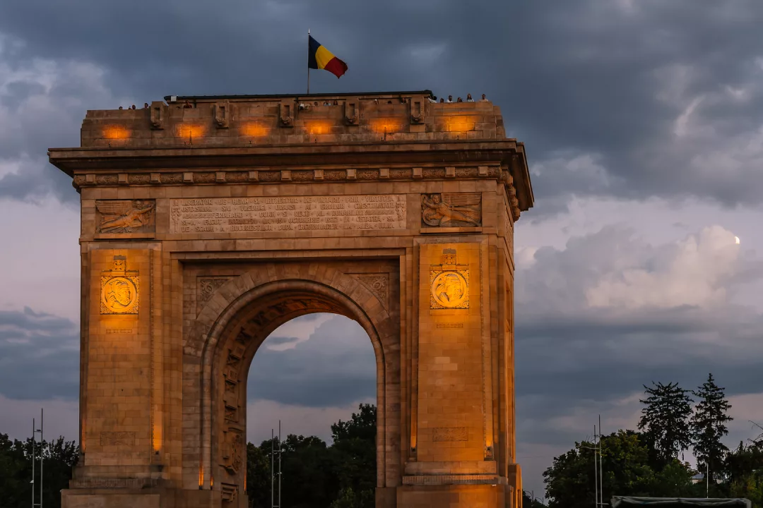 magical places bucharest arch of triumph at night