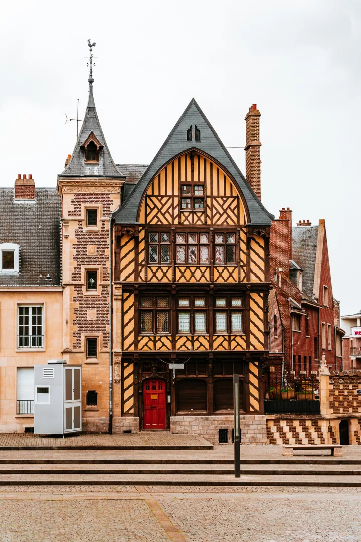 beautiful house in amiens