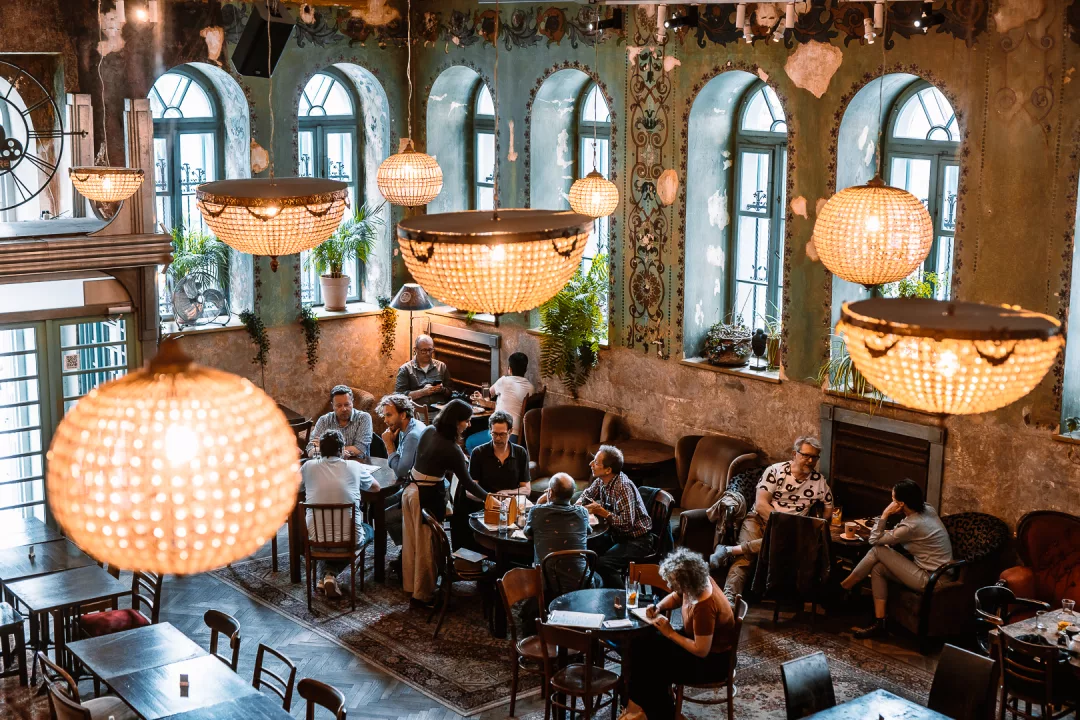 beautiful cafes in krakow, hevre bar